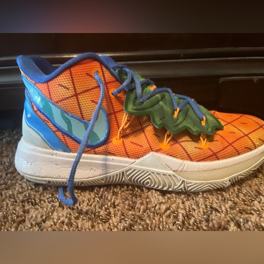 Nike Kyrie 5 SpongeBob Size 8.5
